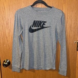 Nike Sportswear Women's Essential Long-Sleeve Futura Logo T-Shirt Gray XS